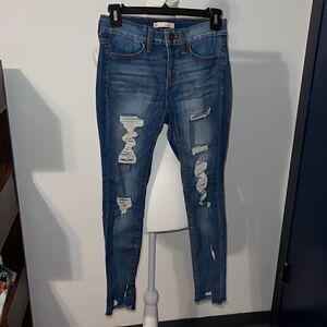 ankle blue jeans. Ripped/distressed size 1 juniors SO denim